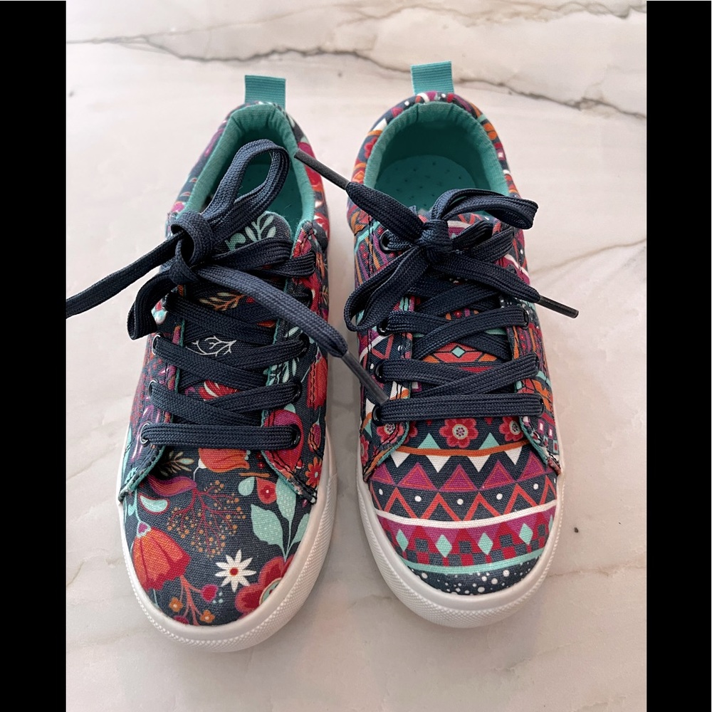 Chooze floral print sneakers (mismatched selection) size 1 girls